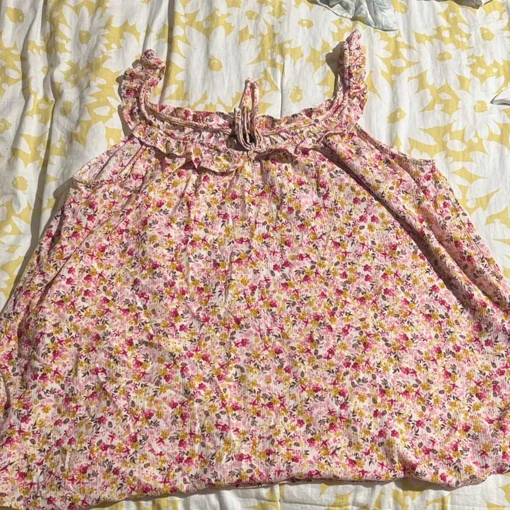 Floral Ruffle Tank Top - Picture 2 of 4